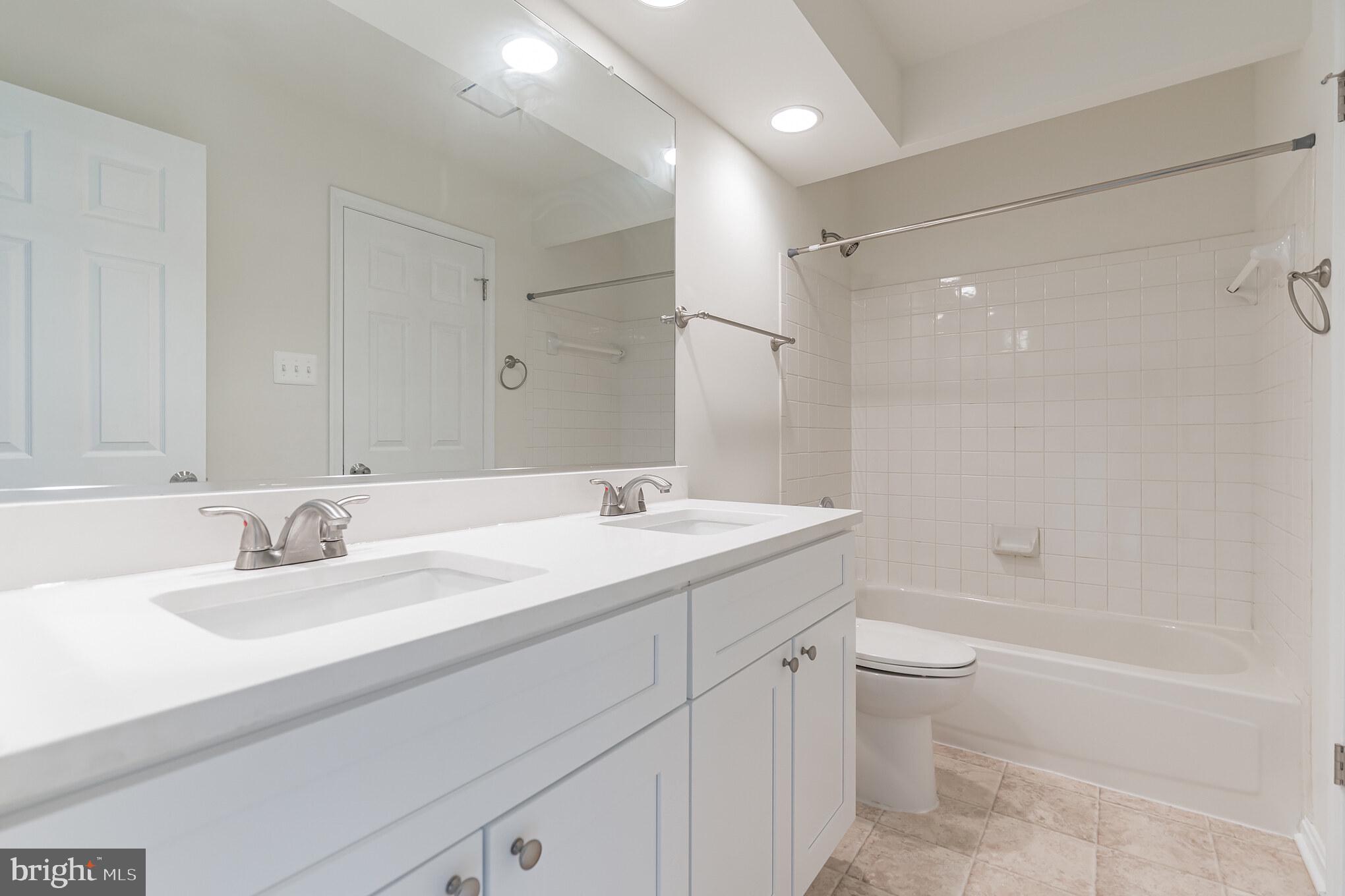 SUMMIT CREEK - Residential