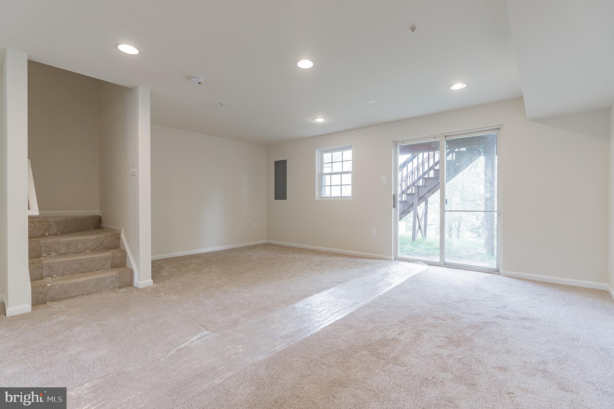 SUMMIT CREEK - Residential