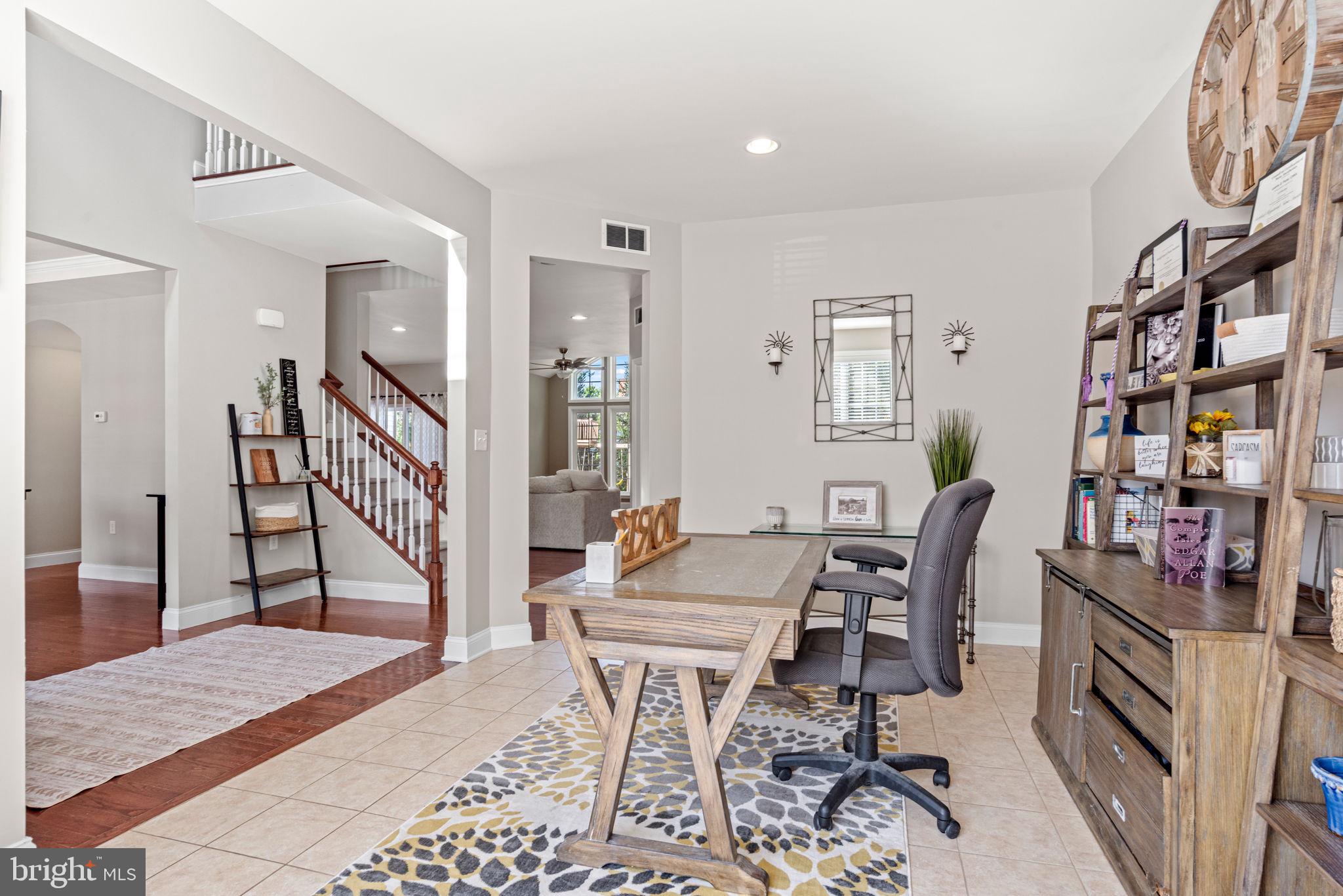 941 POWDER HORN DRIVE