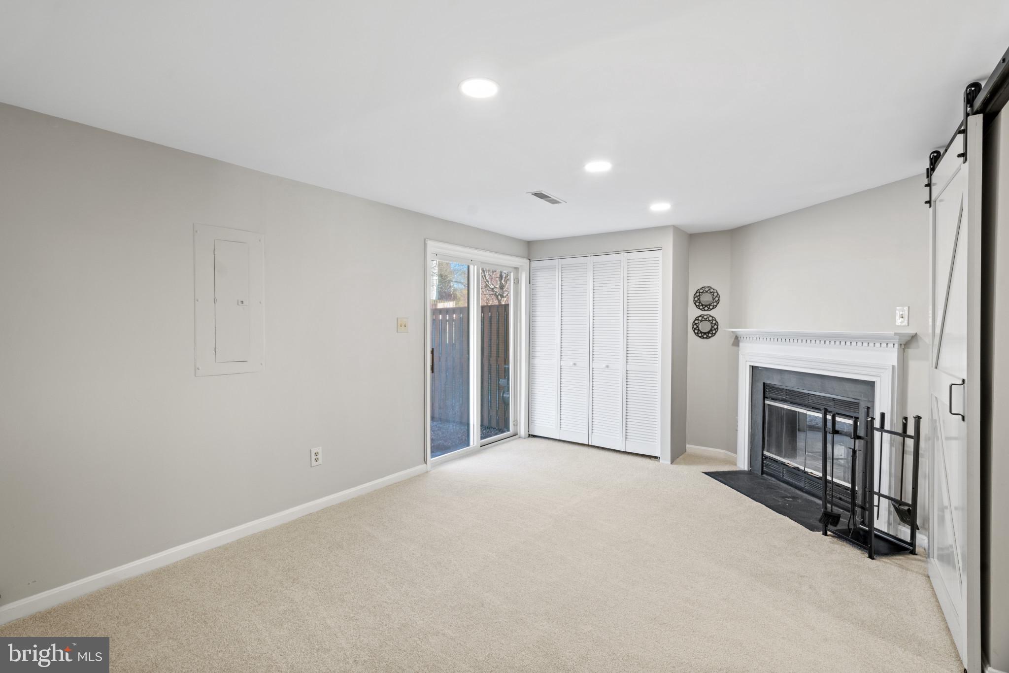 POTOMAC FALLS - Residential