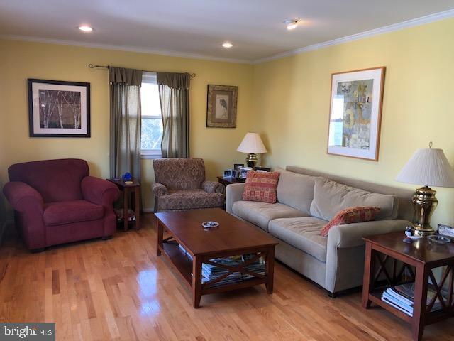 VIENNA WOODS - Residential