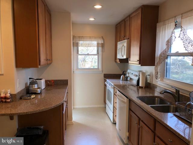 VIENNA WOODS - Residential