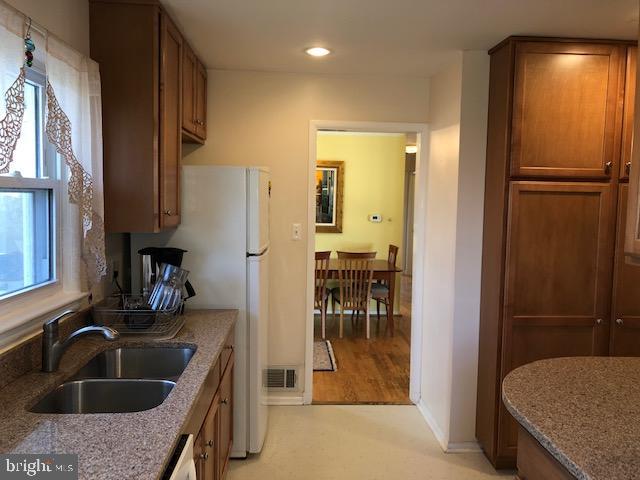 VIENNA WOODS - Residential