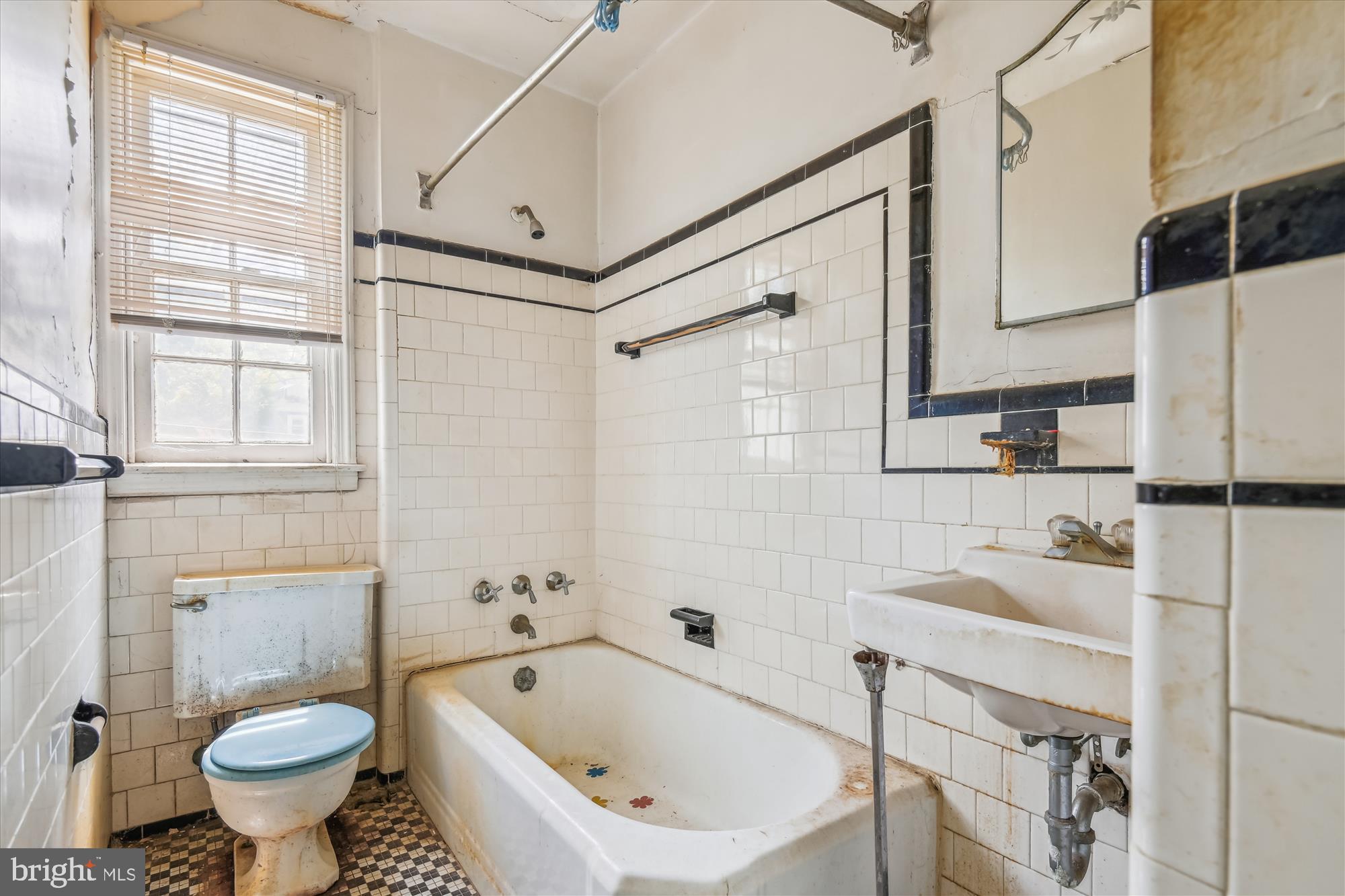 MOUNT WASHINGTON - Residential