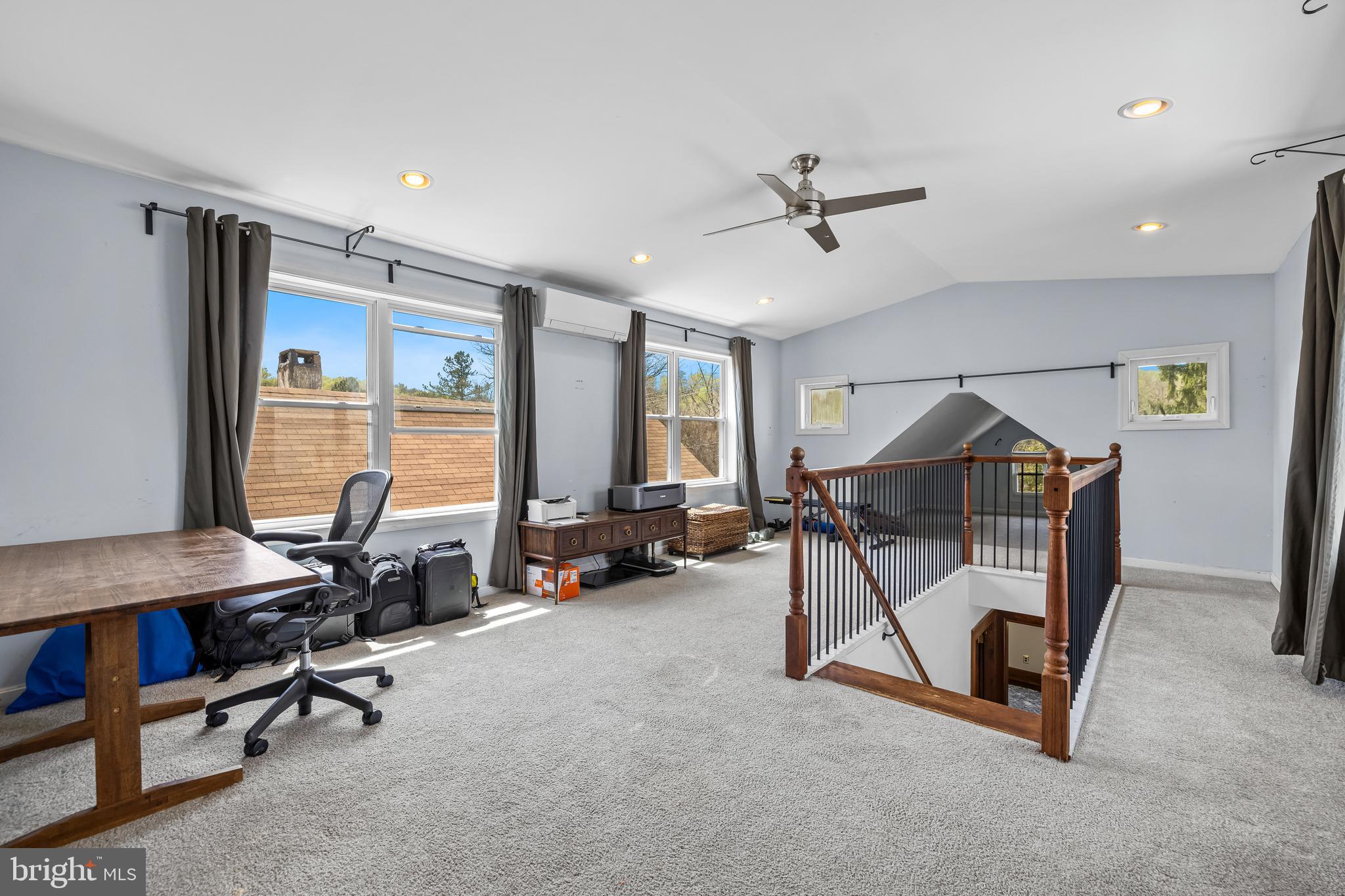 MOUNT WASHINGTON - Residential