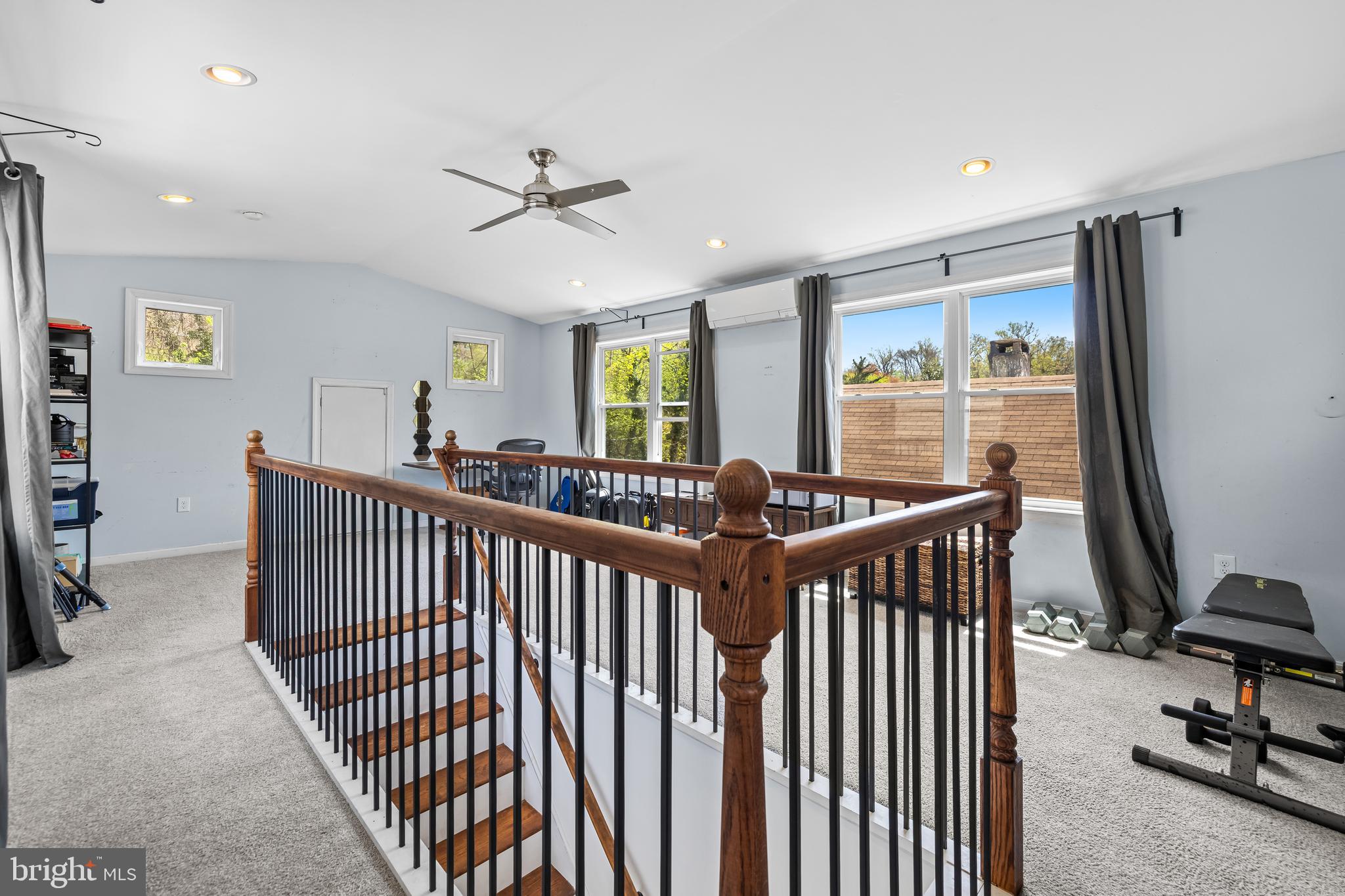 MOUNT WASHINGTON - Residential