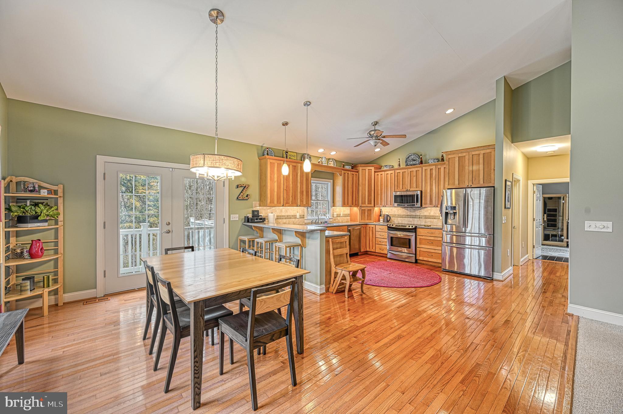 PINE HARBOUR - Residential