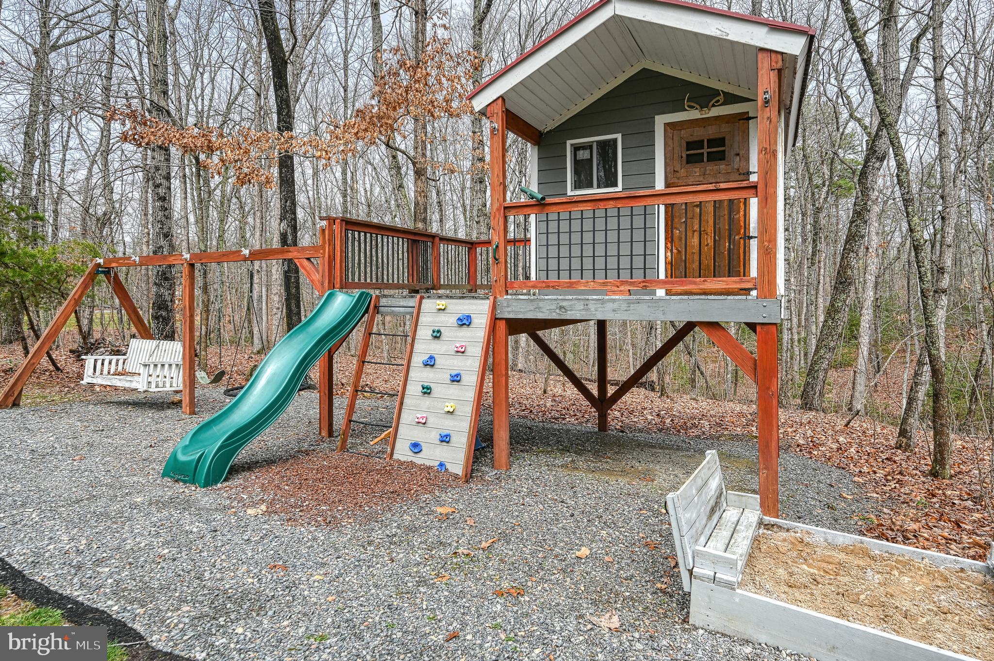 PINE HARBOUR - Residential