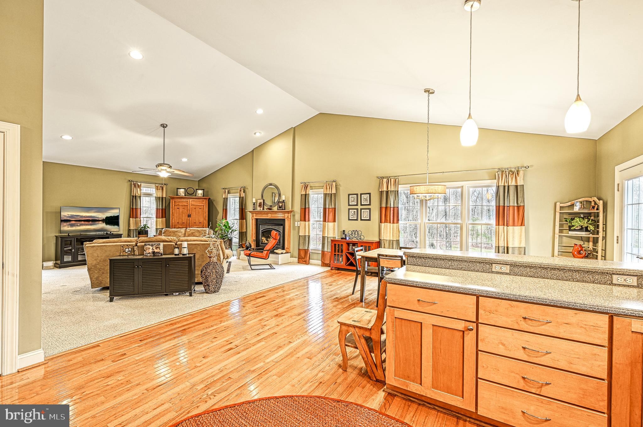 PINE HARBOUR - Residential