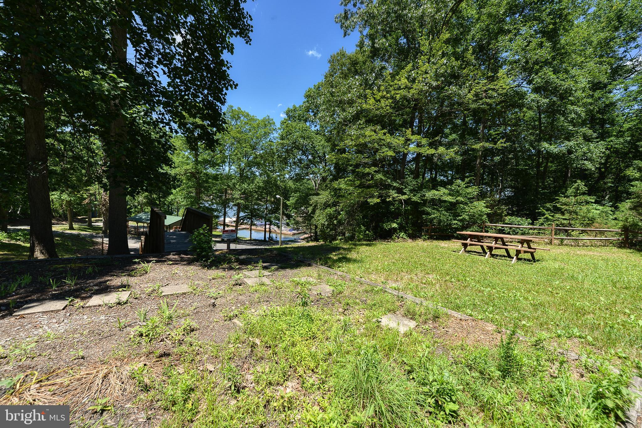 PINE HARBOUR - Residential