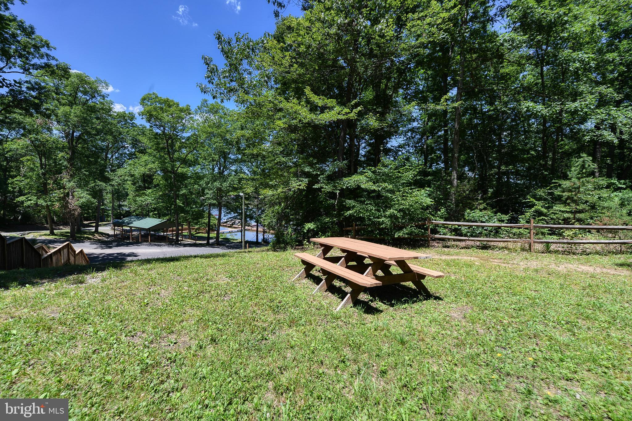 PINE HARBOUR - Residential