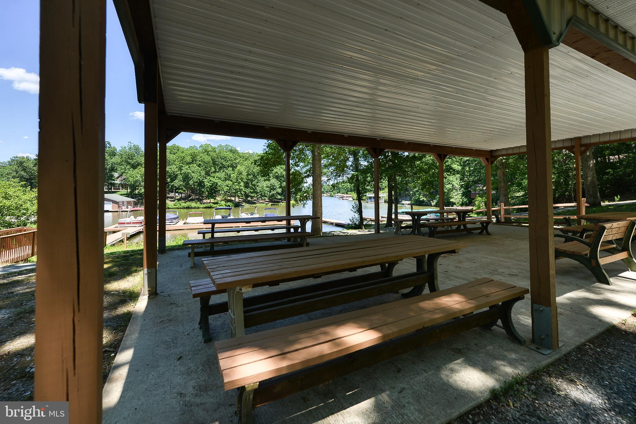 PINE HARBOUR - Residential