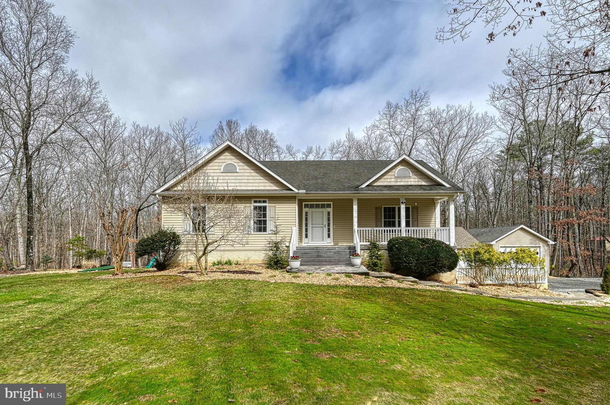 PINE HARBOUR - Residential