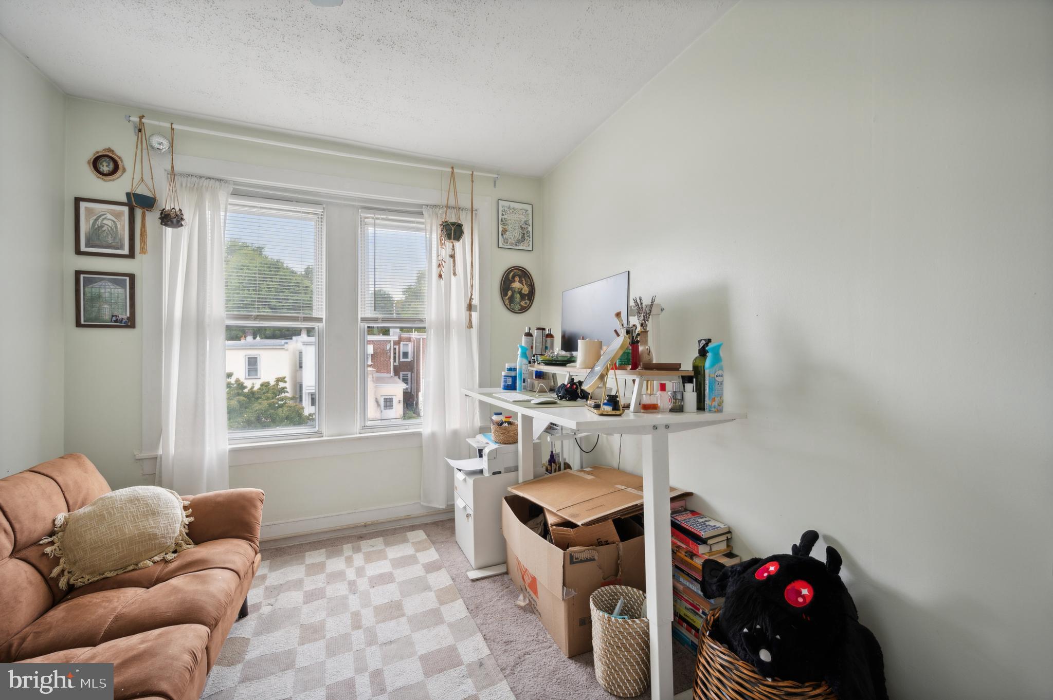 ROXBOROUGH - Residential