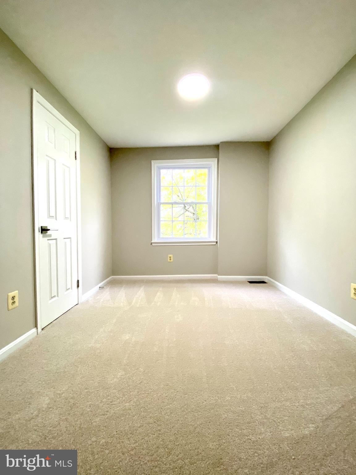 PINEWOOD LAKE - Residential