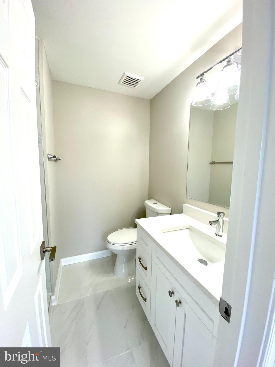 PINEWOOD LAKE - Residential