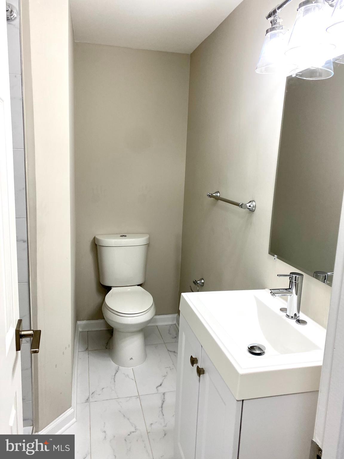 PINEWOOD LAKE - Residential