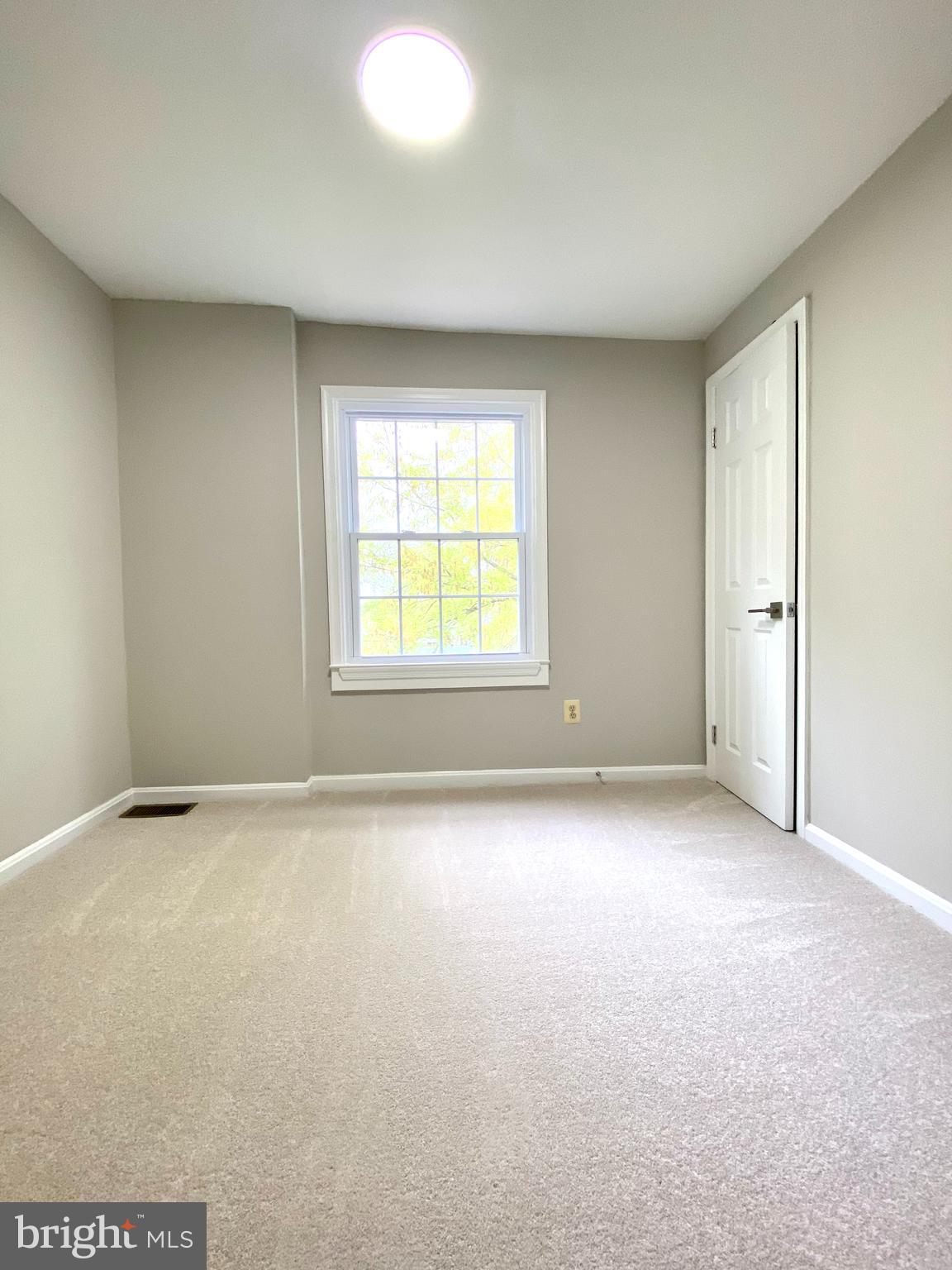 PINEWOOD LAKE - Residential