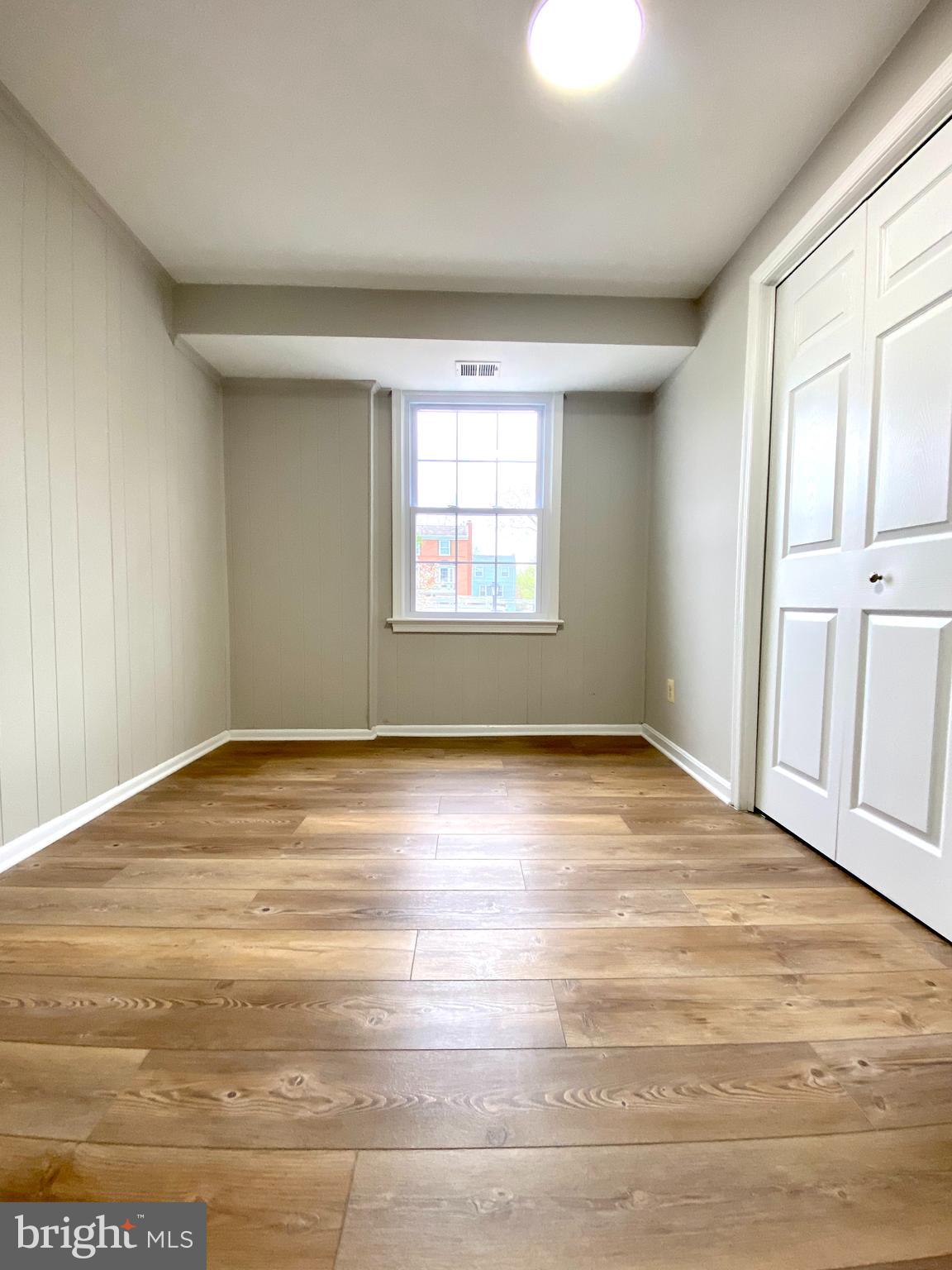 PINEWOOD LAKE - Residential