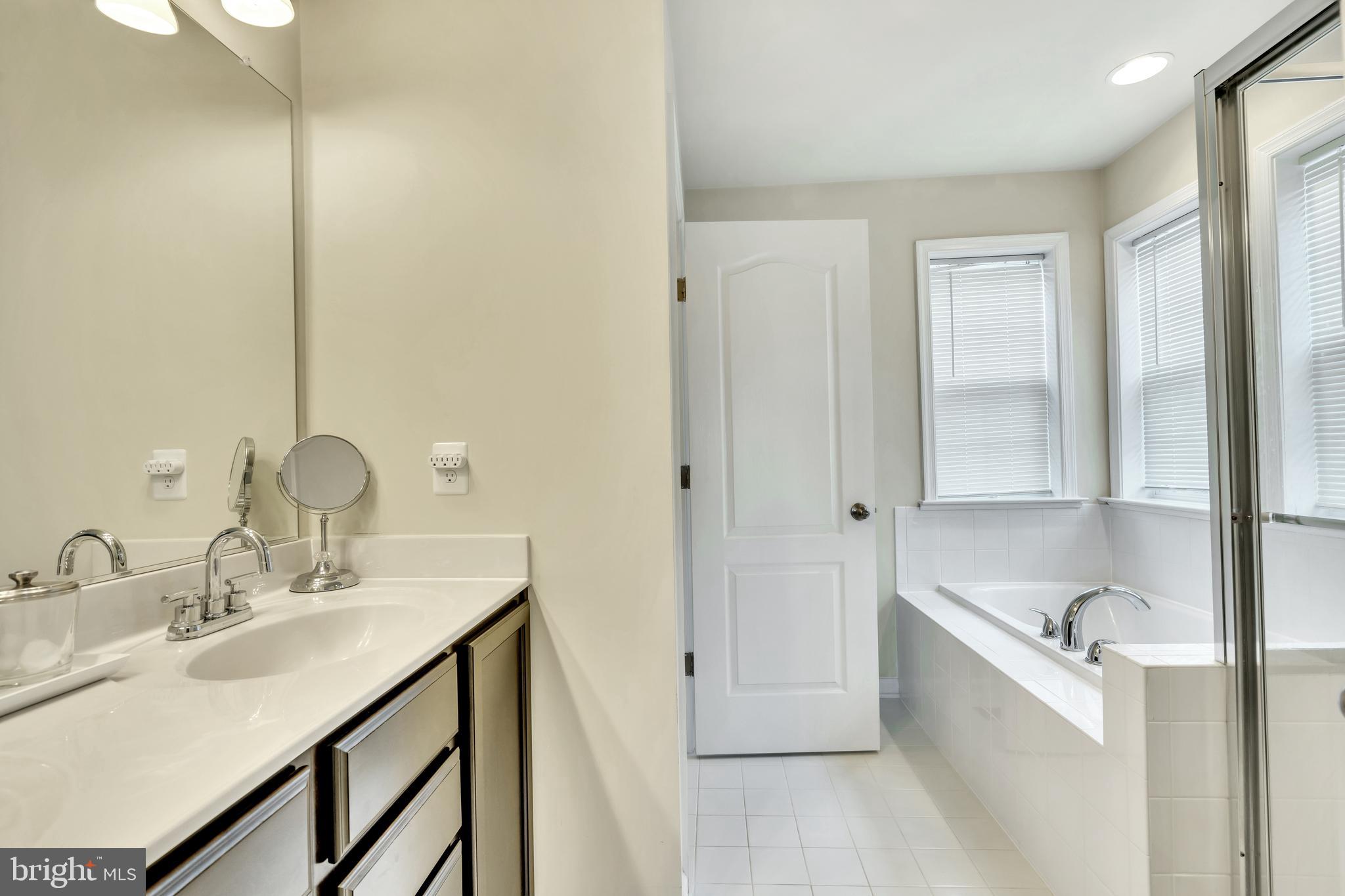 STONEGATE ESTATES - Residential