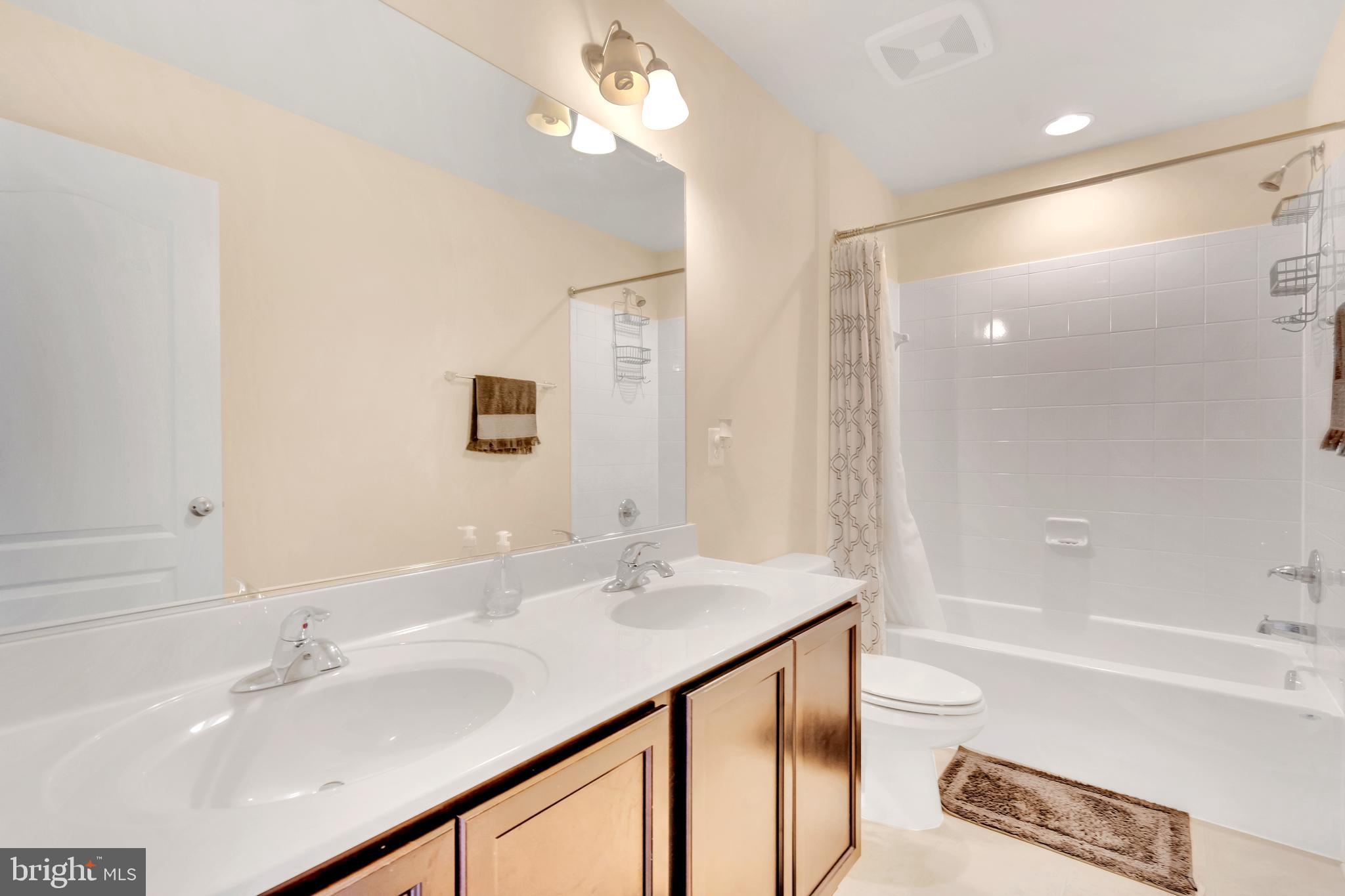 STONEGATE ESTATES - Residential