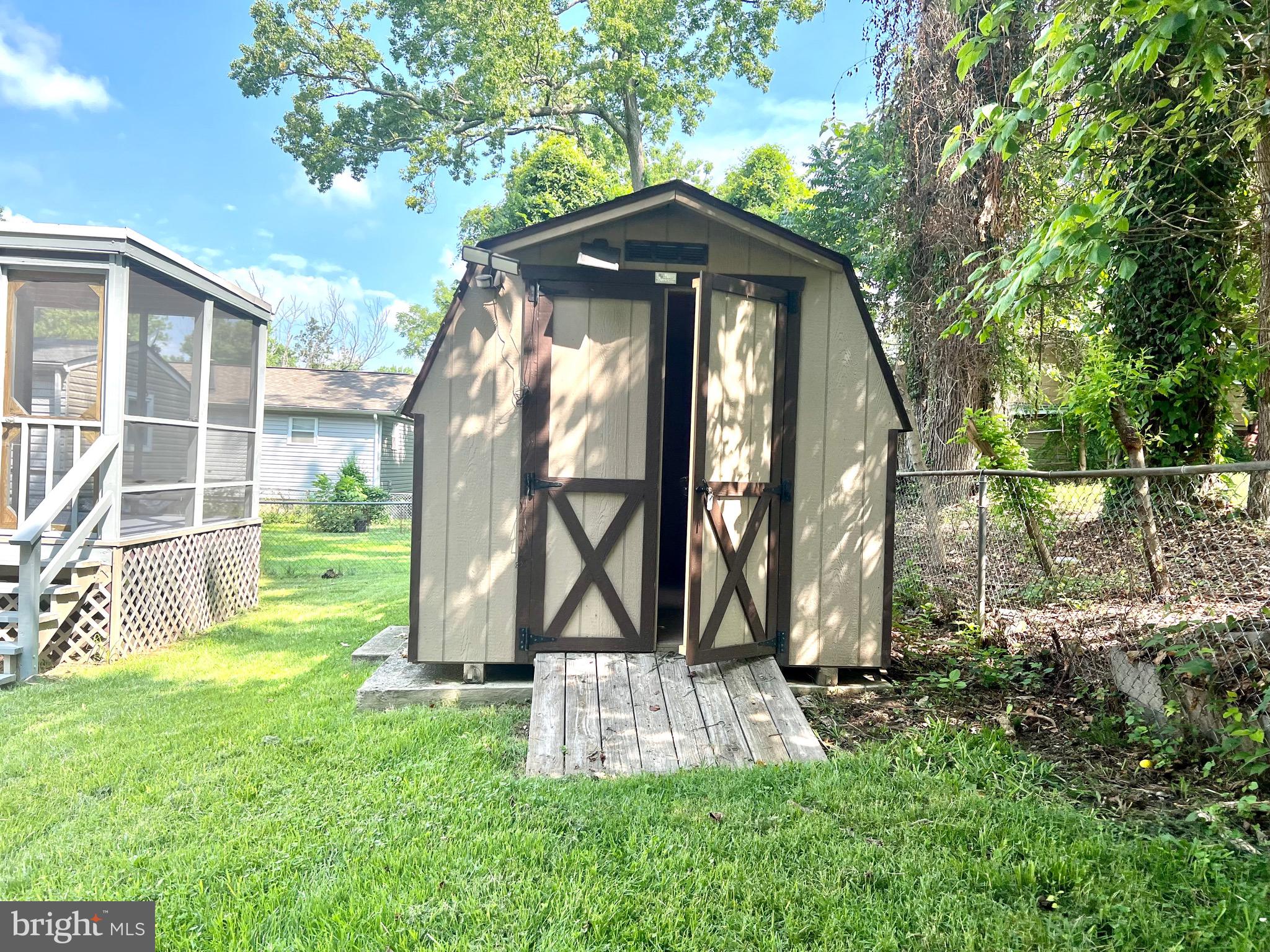 CARMODY HILLS - Residential Lease