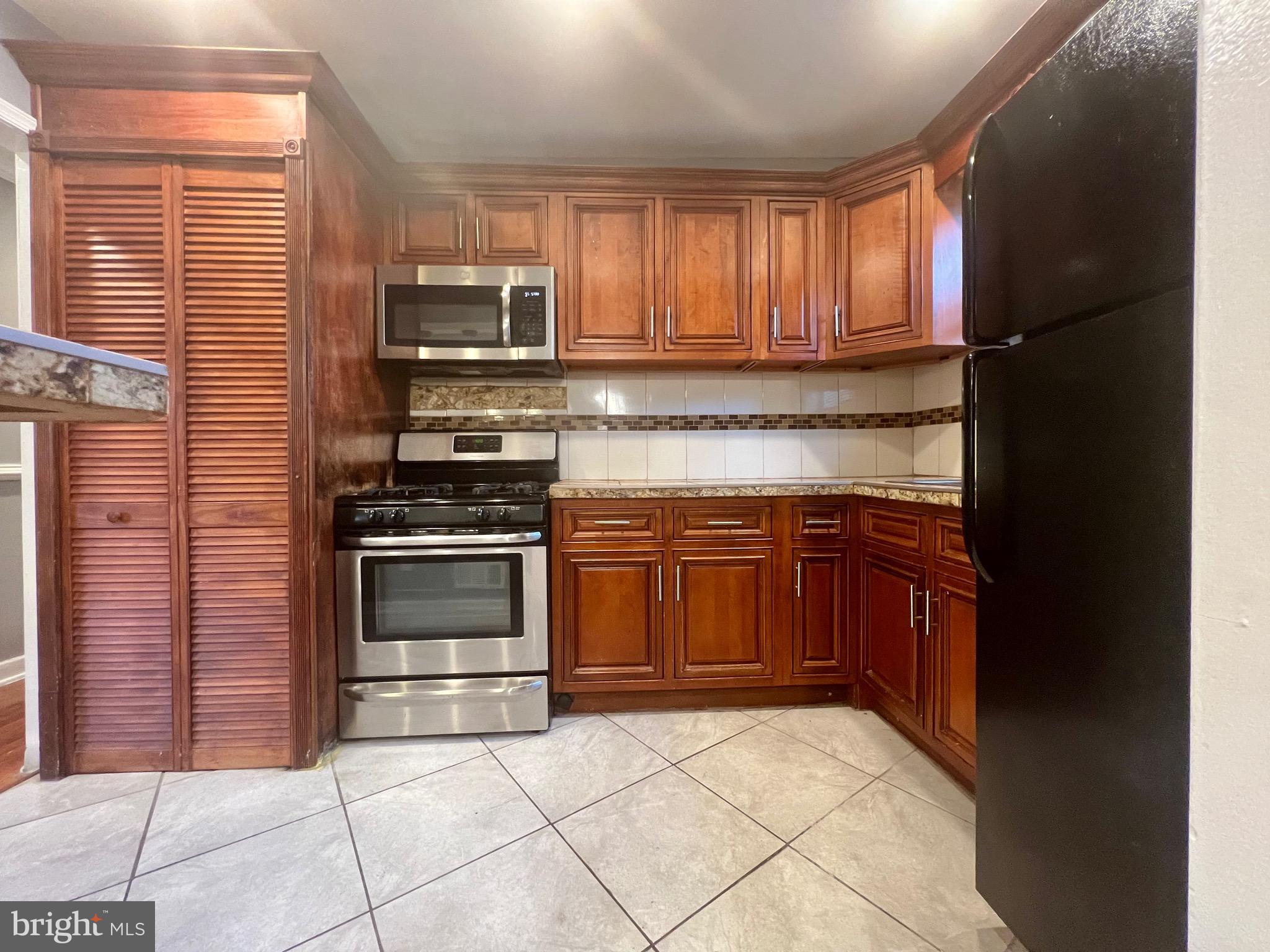 CARMODY HILLS - Residential Lease