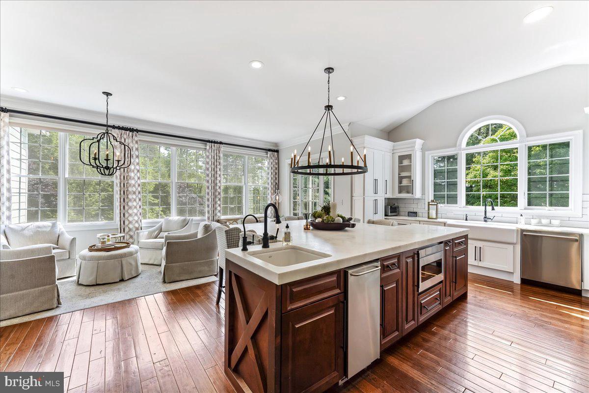 ESTS AT CHADDS FORD - Residential