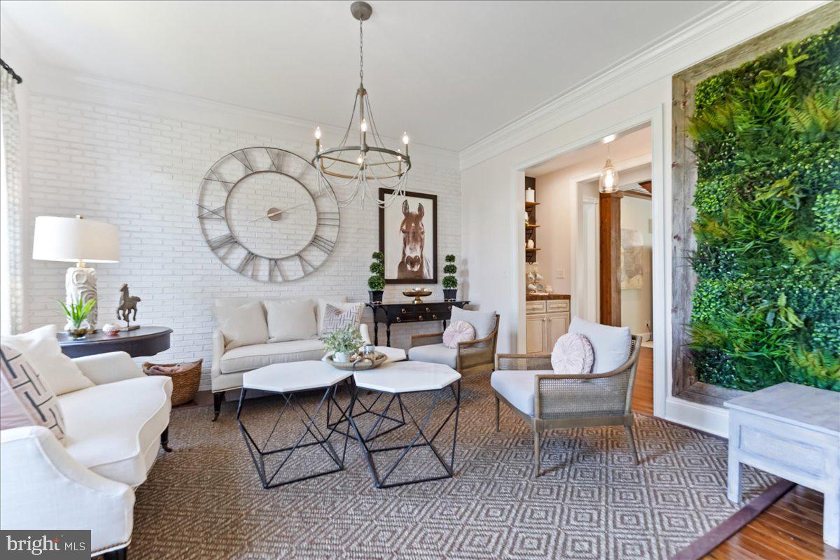 ESTS AT CHADDS FORD - Residential