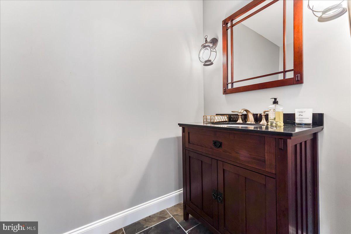 ESTS AT CHADDS FORD - Residential