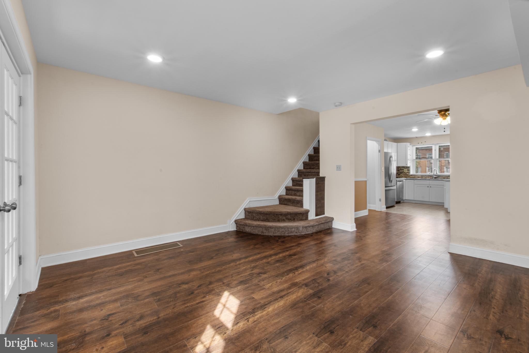 EAST OAK LANE - Residential