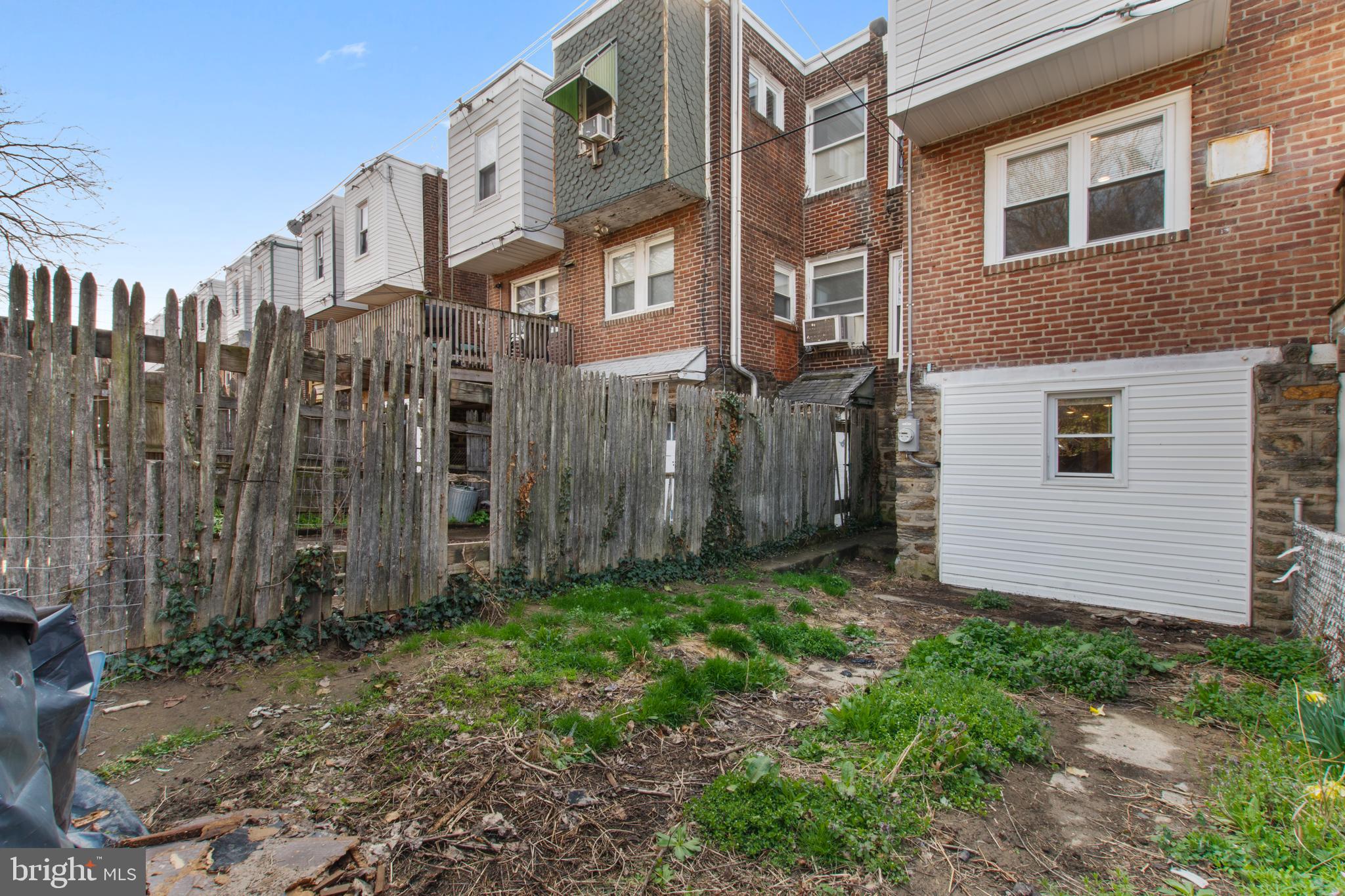 EAST OAK LANE - Residential