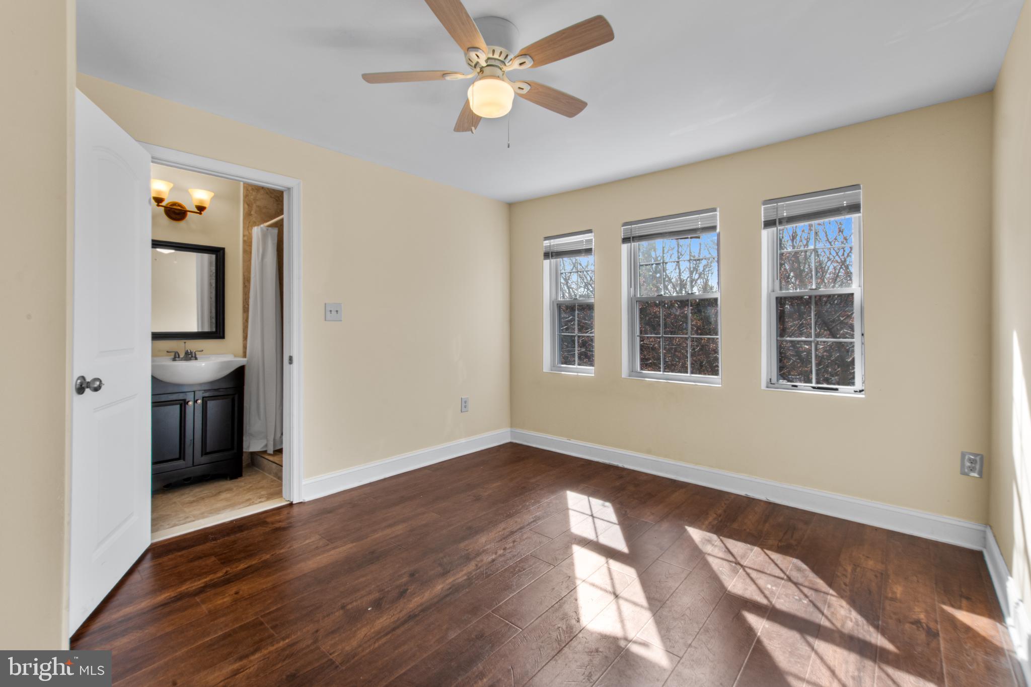 EAST OAK LANE - Residential