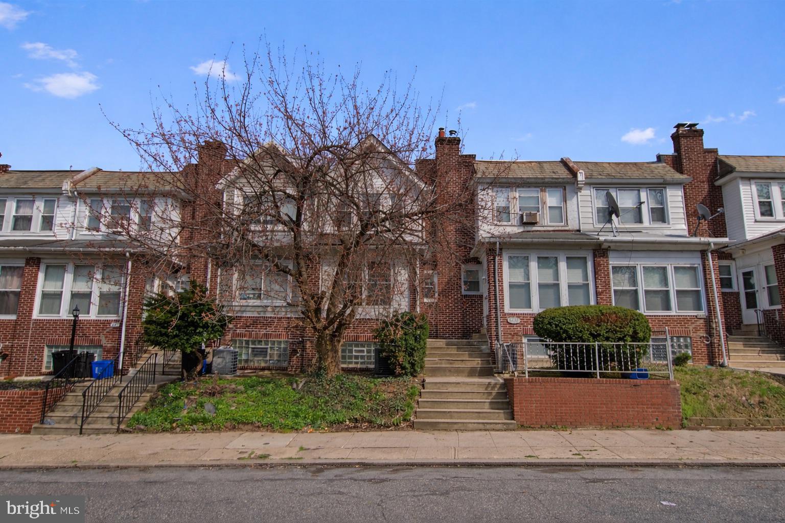 EAST OAK LANE - Residential