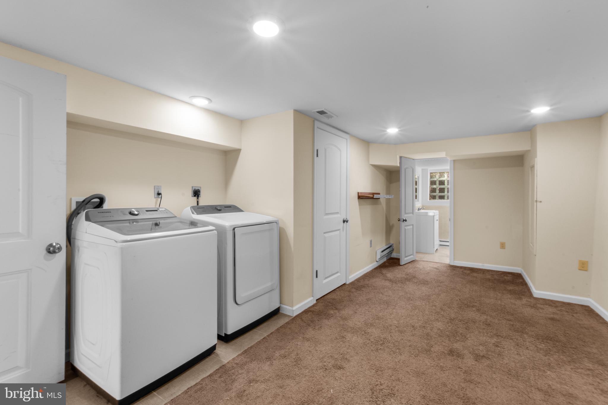 EAST OAK LANE - Residential