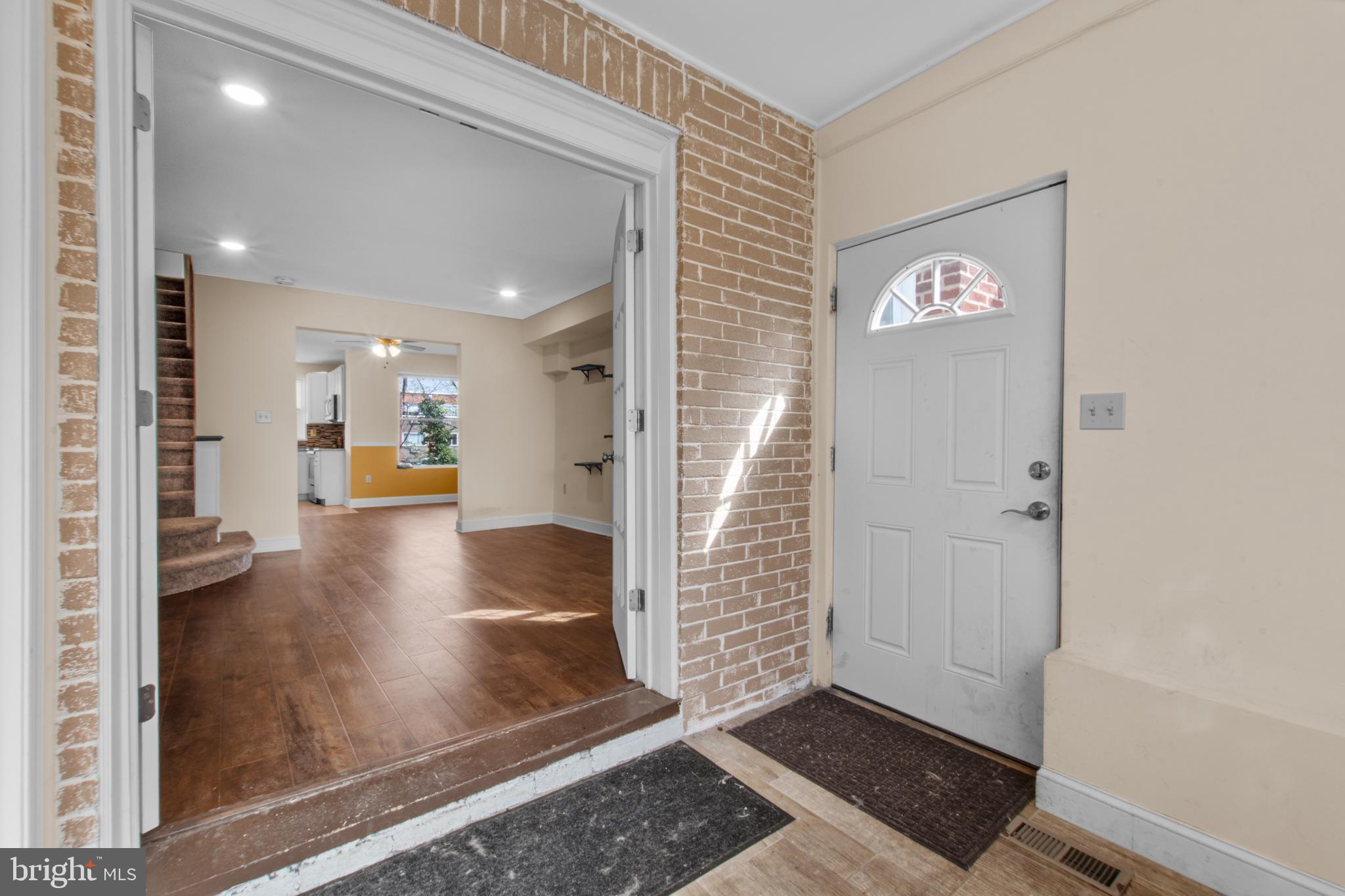 EAST OAK LANE - Residential