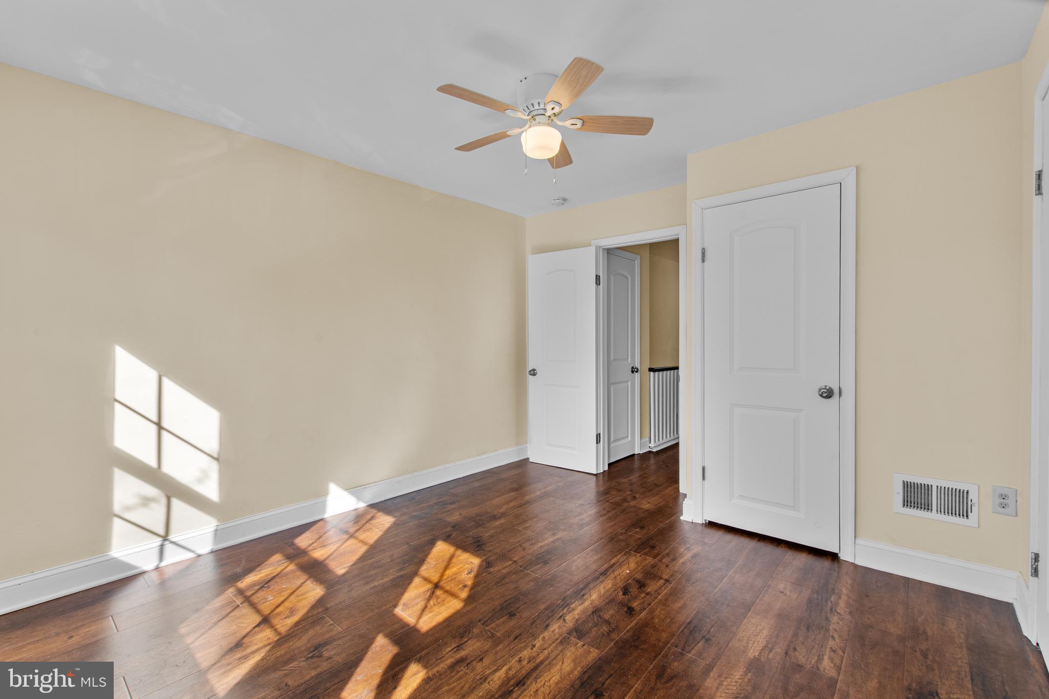 EAST OAK LANE - Residential