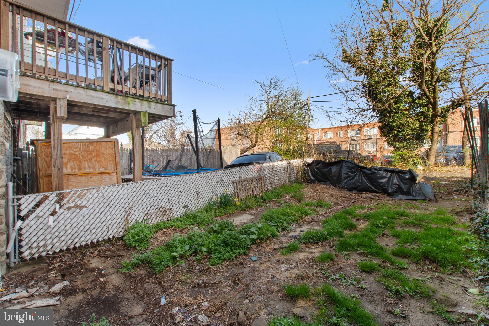 EAST OAK LANE - Residential