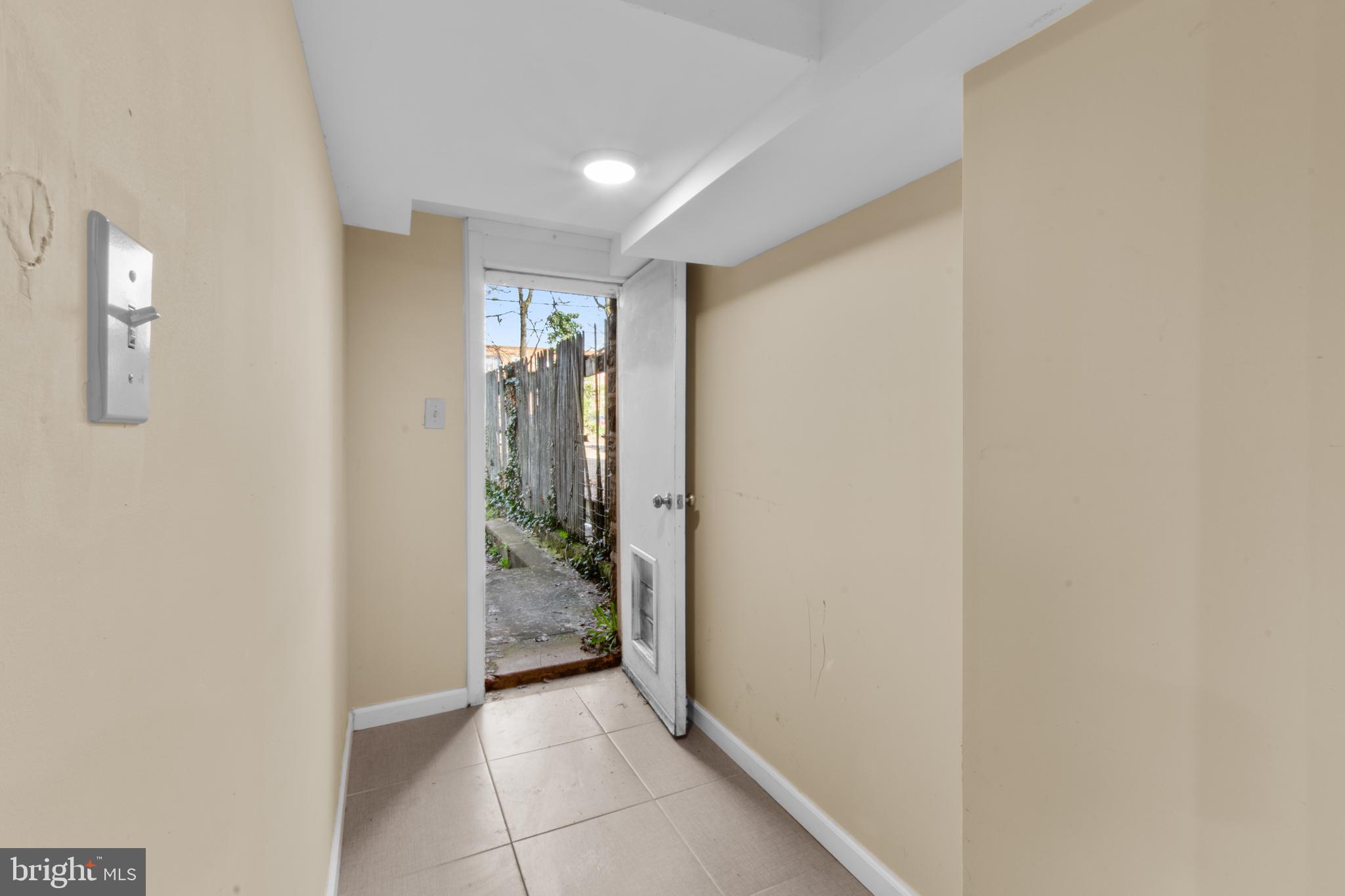 EAST OAK LANE - Residential