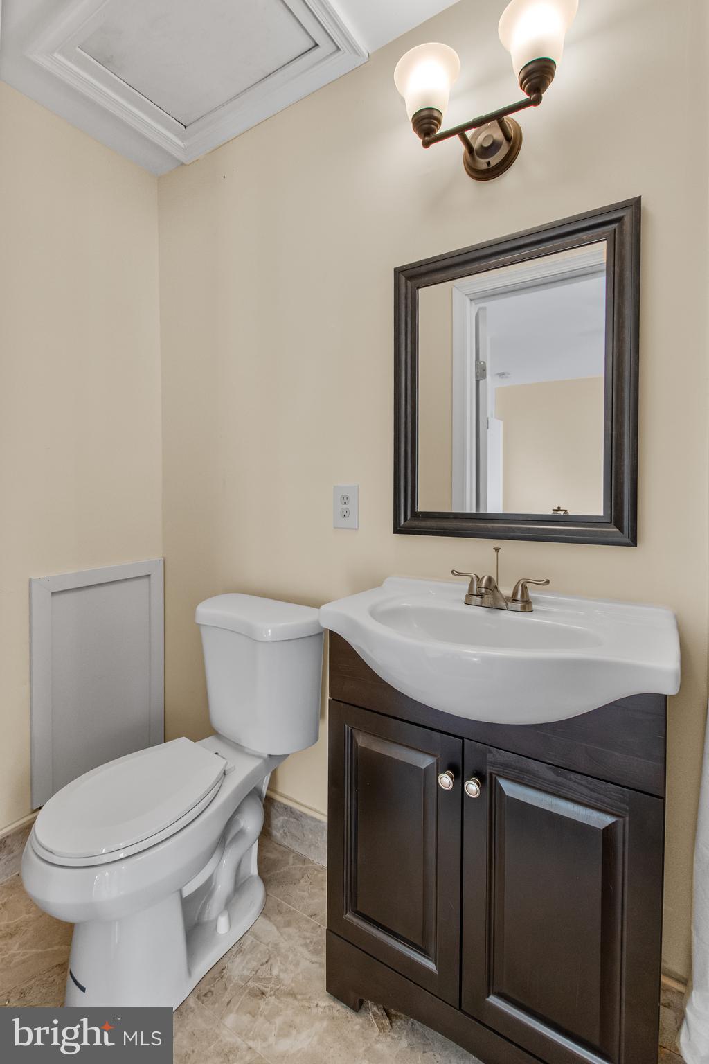 EAST OAK LANE - Residential