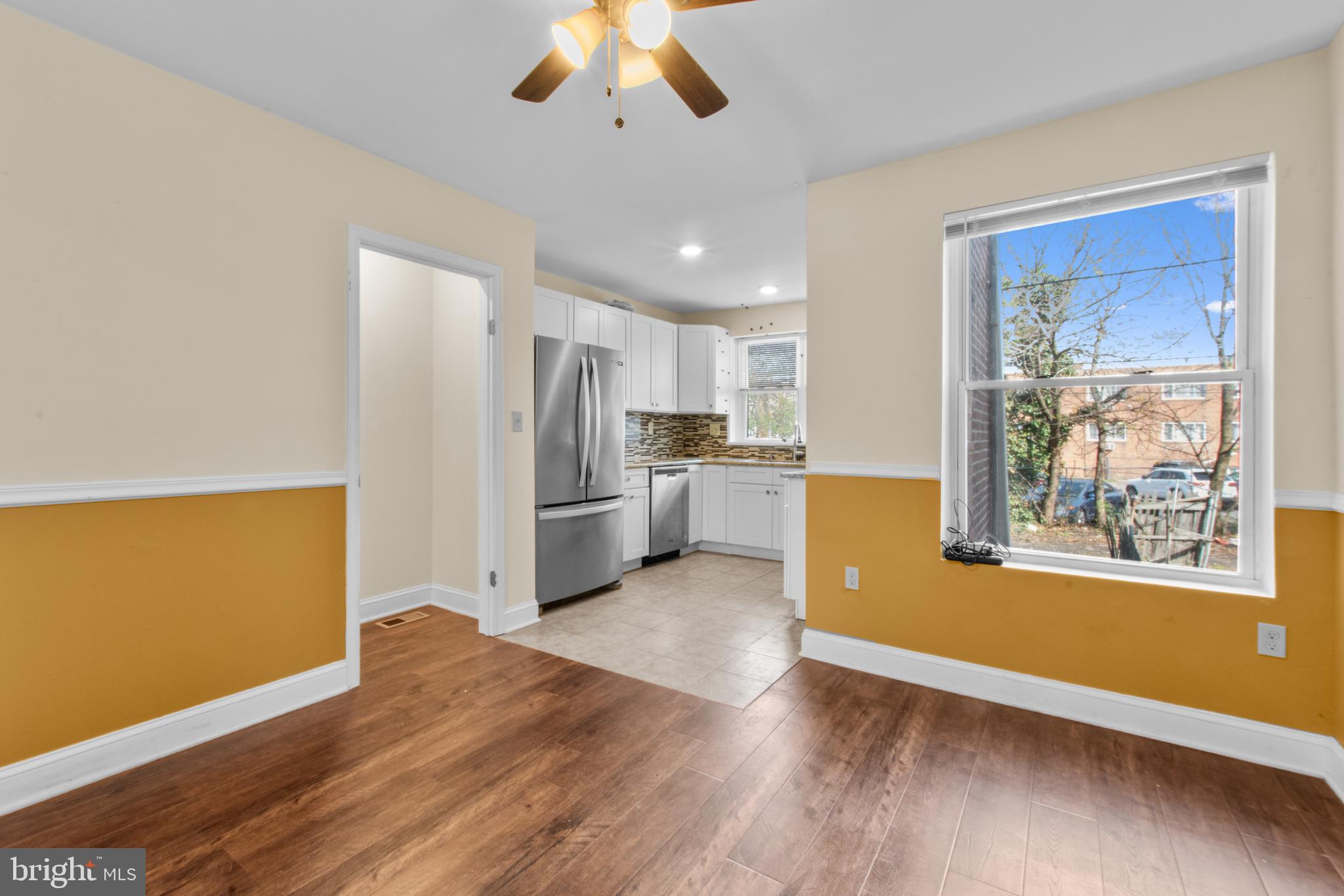 EAST OAK LANE - Residential