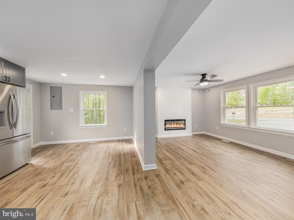 SHADE TREE - Residential Lease