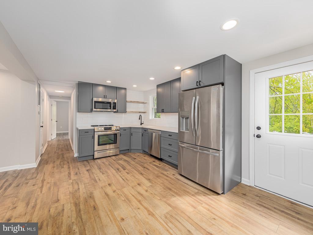 SHADE TREE - Residential Lease