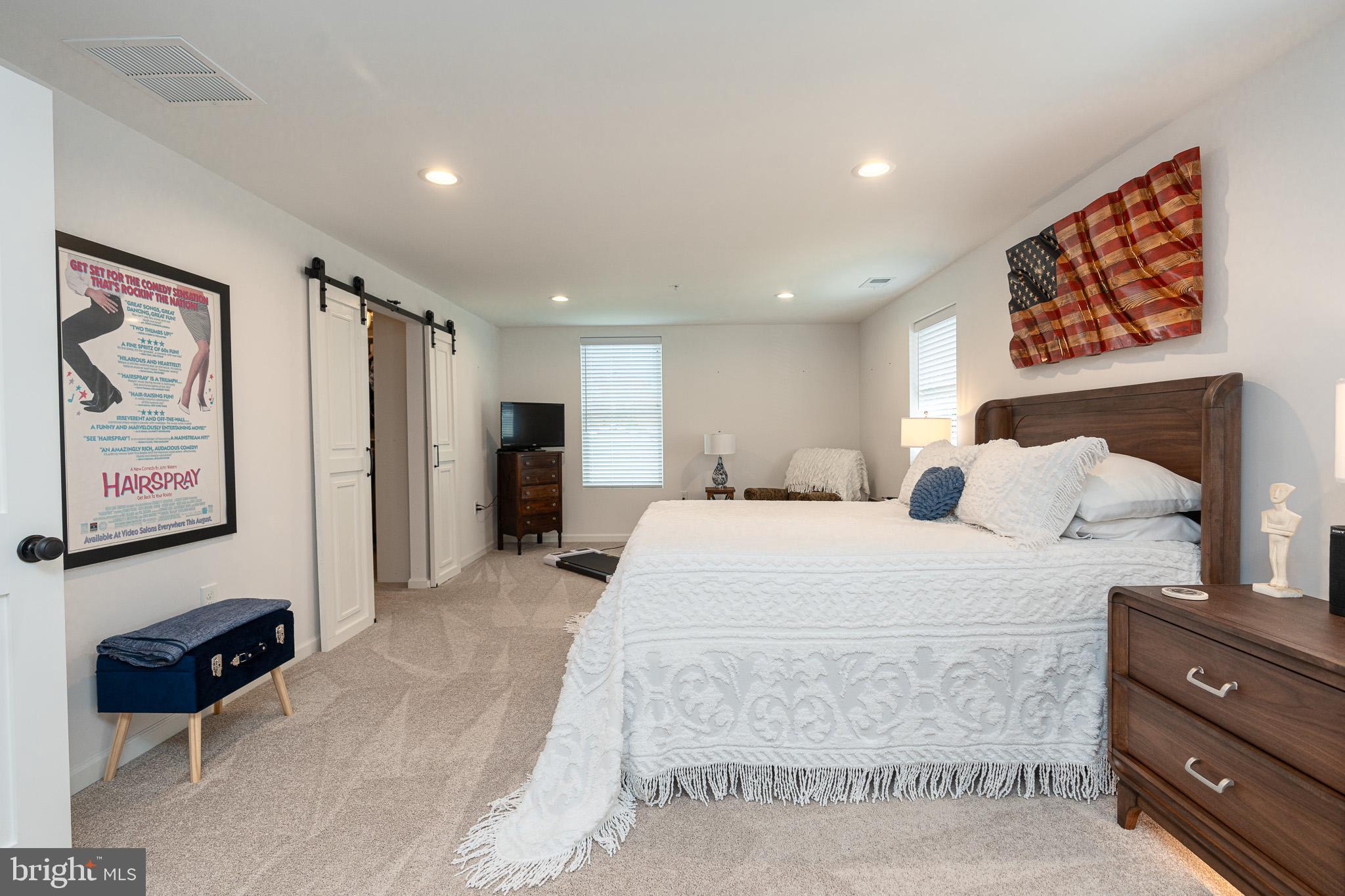 LODGE FOREST MANOR - Residential