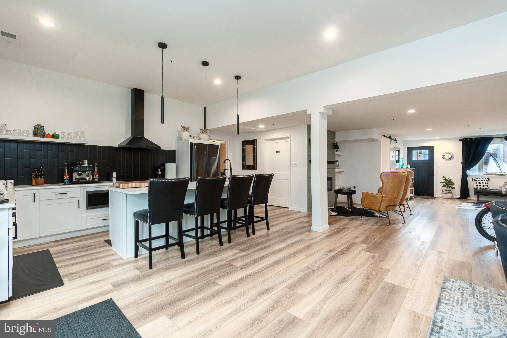 LODGE FOREST MANOR - Residential