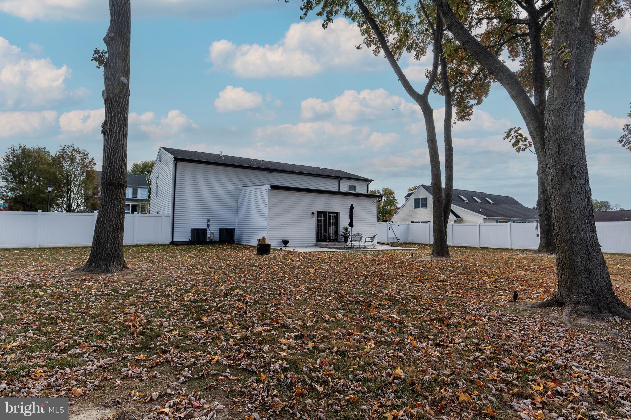 LODGE FOREST MANOR - Residential