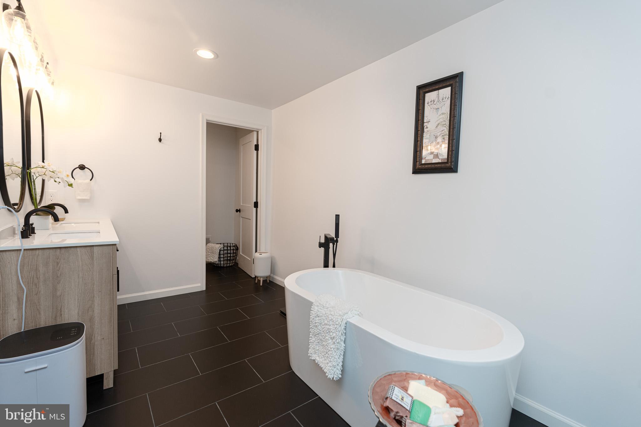 LODGE FOREST MANOR - Residential