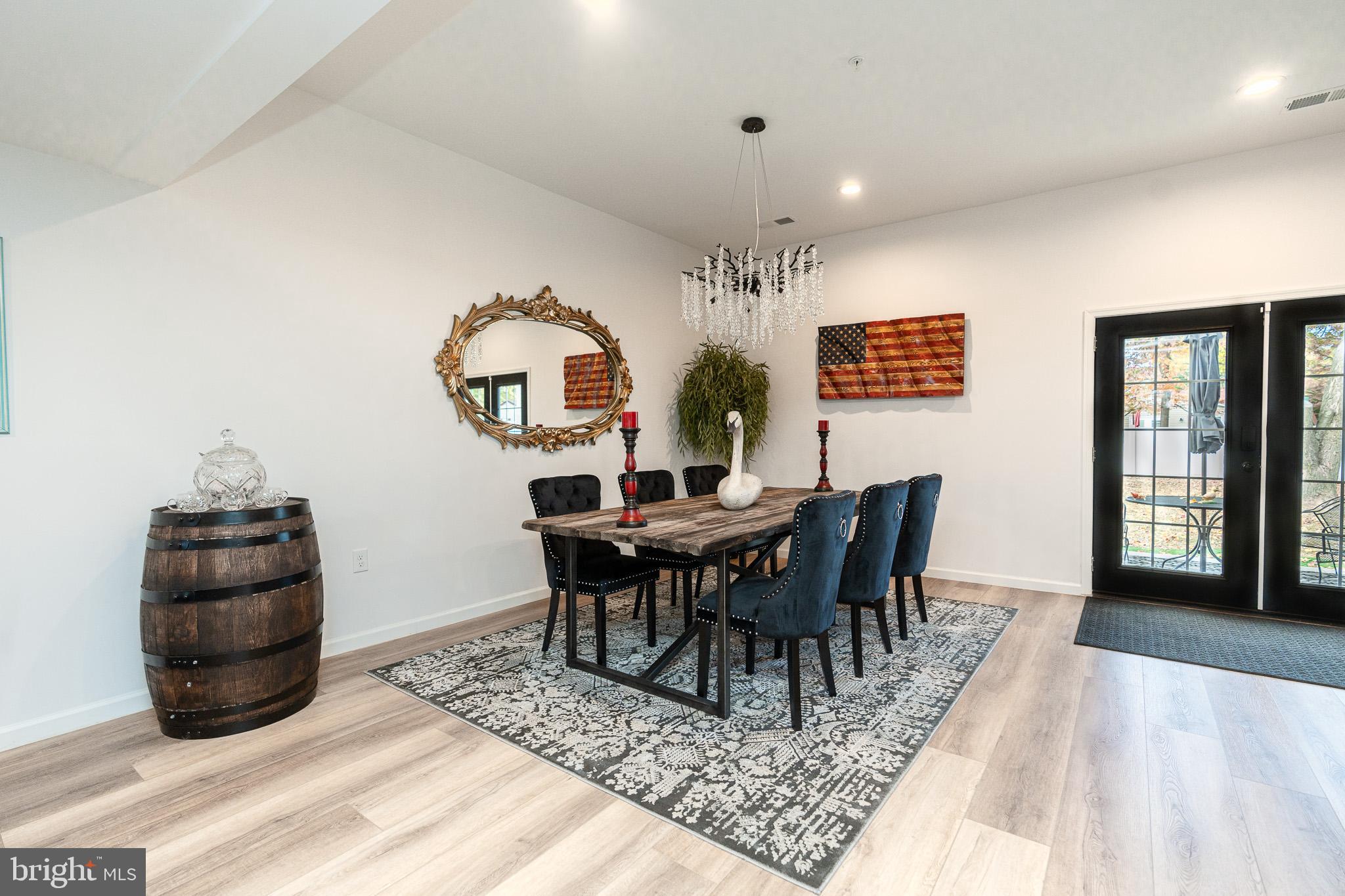 LODGE FOREST MANOR - Residential