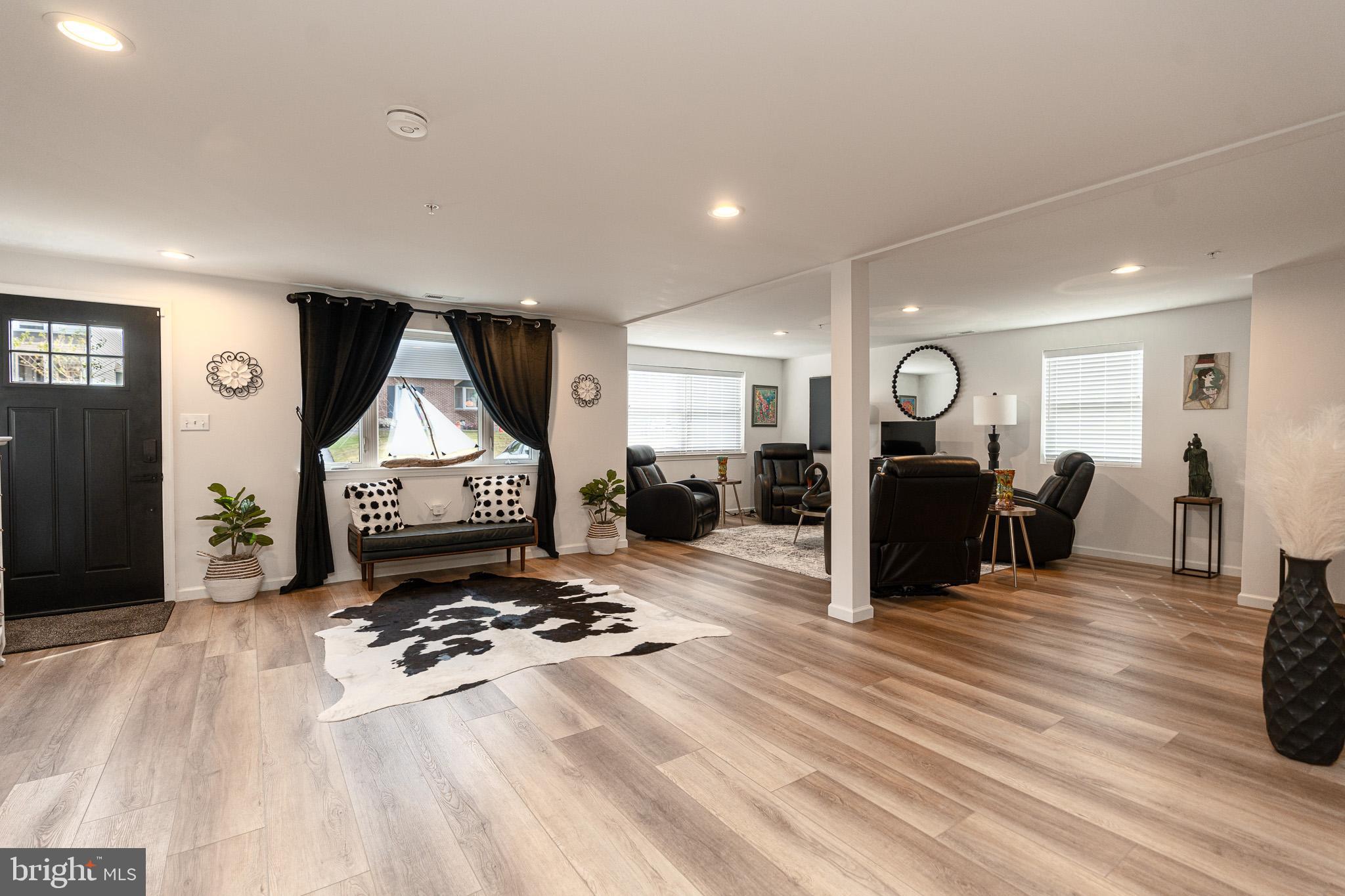 LODGE FOREST MANOR - Residential