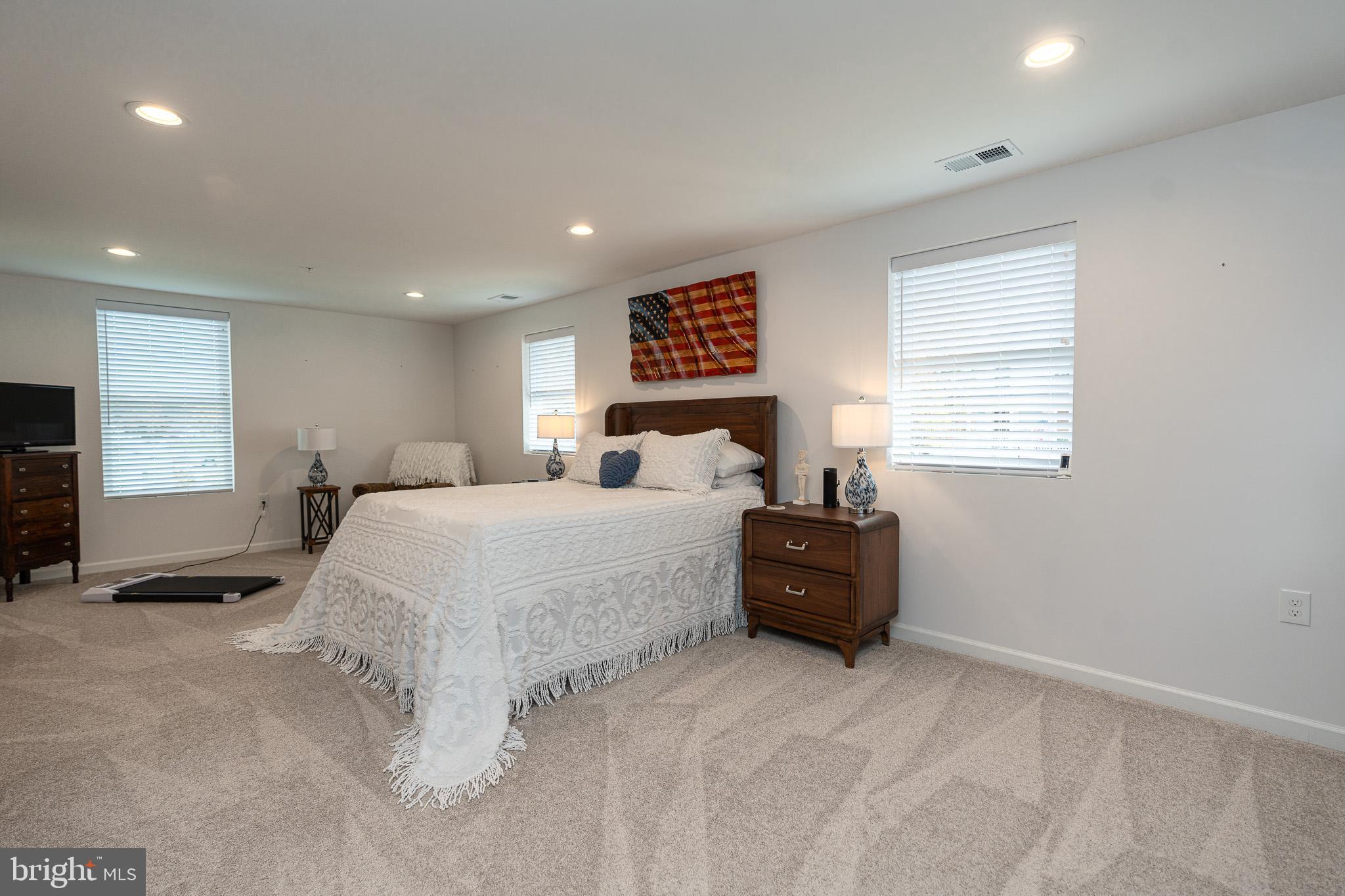 LODGE FOREST MANOR - Residential